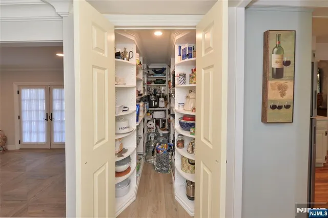 $1,699,000 | 11 Chestnut Ridge Road, Saddle River, NJ 07458