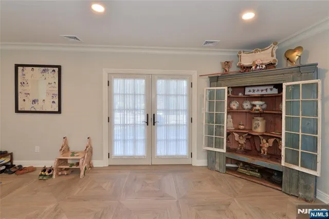 $1,699,000 | 11 Chestnut Ridge Road, Saddle River, NJ 07458