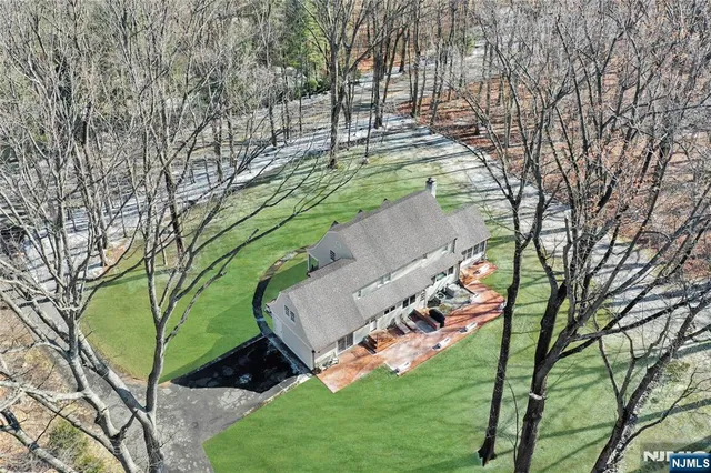 $1,699,000 | 11 Chestnut Ridge Road, Saddle River, NJ 07458