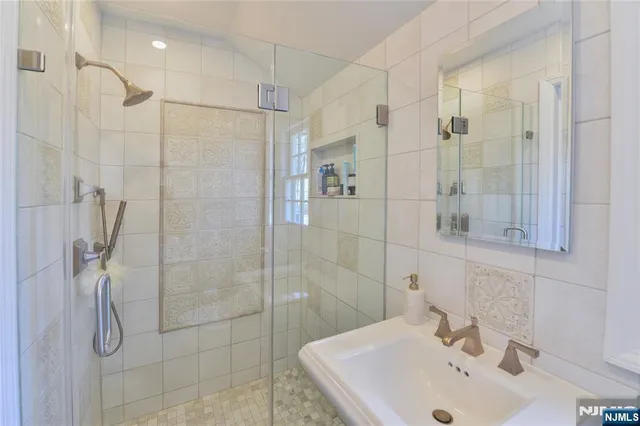 $1,699,000 | 11 Chestnut Ridge Road, Saddle River, NJ 07458