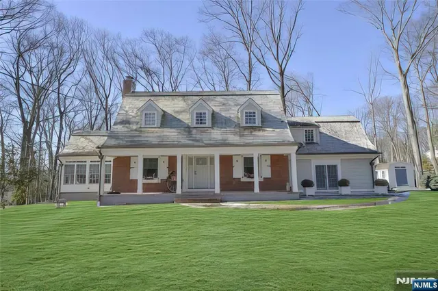 $1,699,000 | 11 Chestnut Ridge Road, Saddle River, NJ 07458