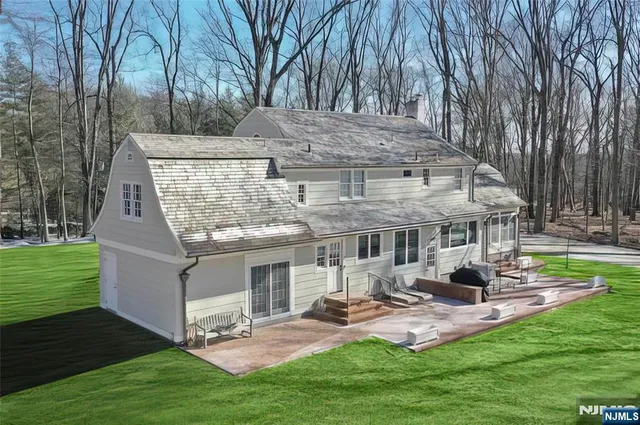 $1,699,000 | 11 Chestnut Ridge Road, Saddle River, NJ 07458