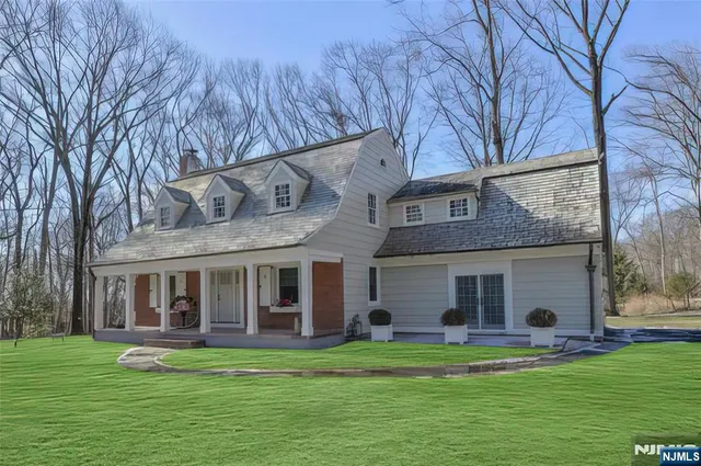 $1,699,000 | 11 Chestnut Ridge Road, Saddle River, NJ 07458