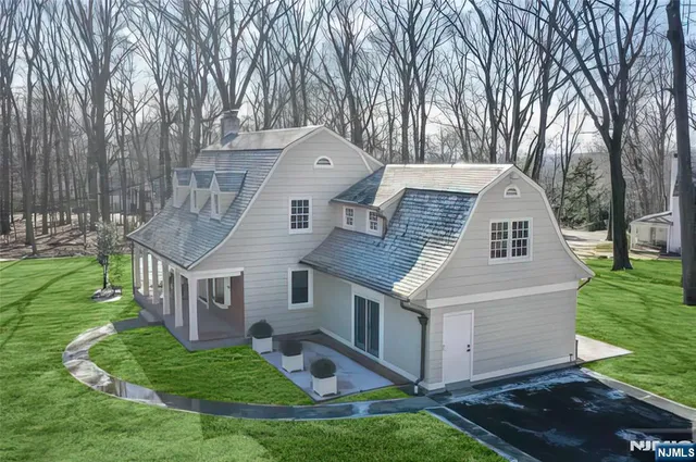 $1,699,000 | 11 Chestnut Ridge Road, Saddle River, NJ 07458