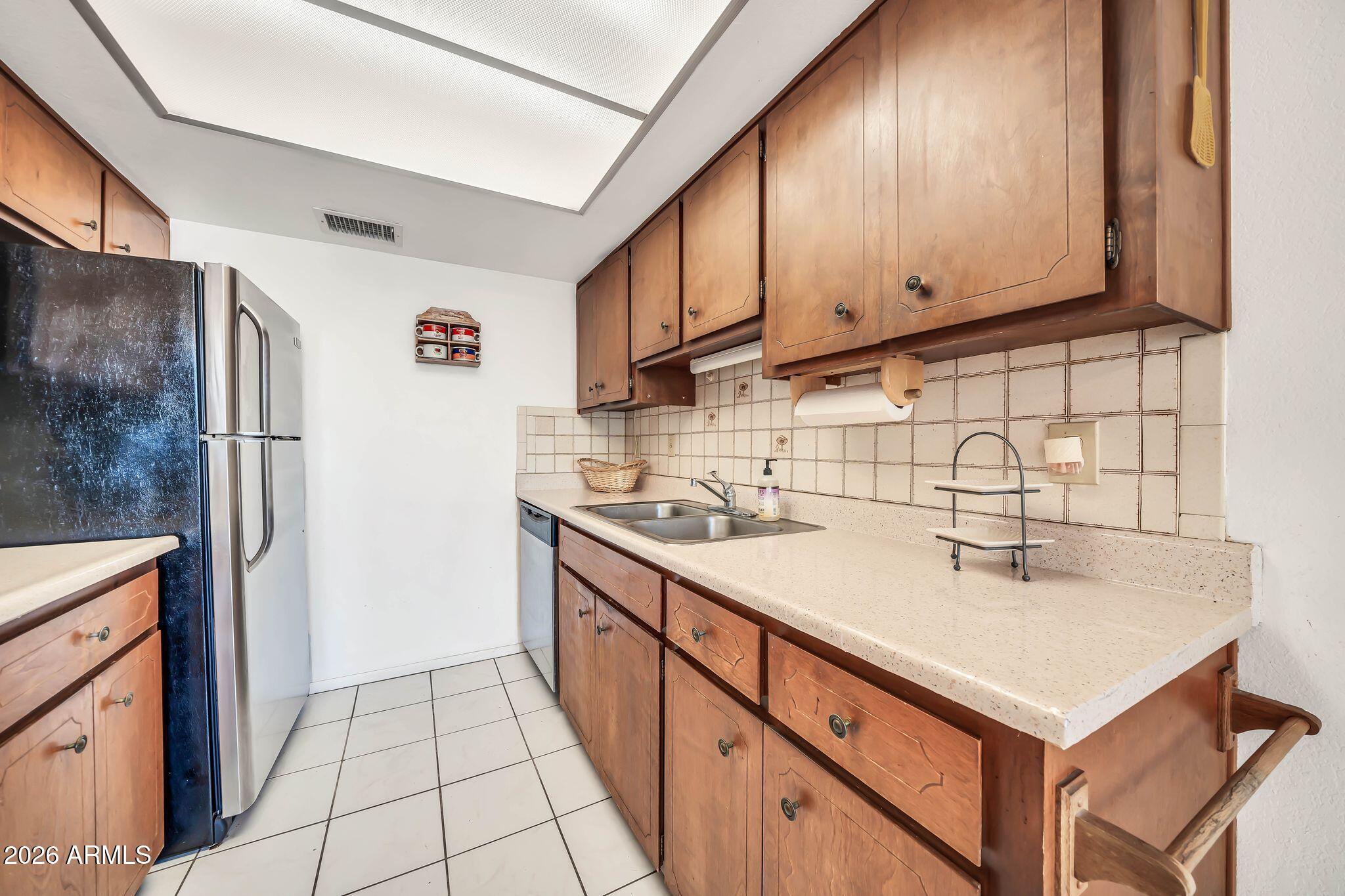 9645 West Mountain View Road, Unit B Peoria, AZ 85345 - Photo 14 of 35