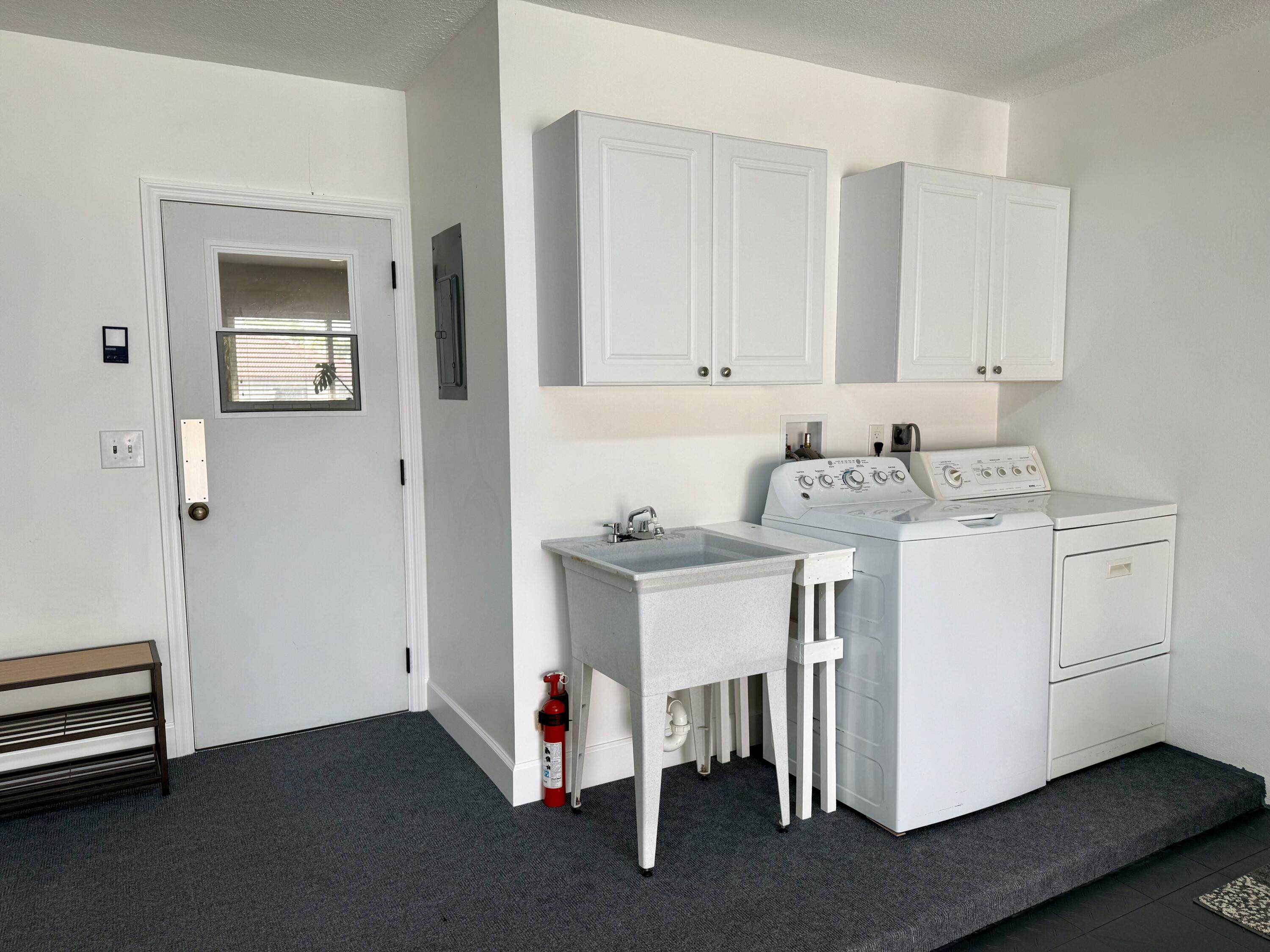 367 Northwest 42nd Street Boca Raton, FL 33431 - Photo 23 of 29 The_Laundry