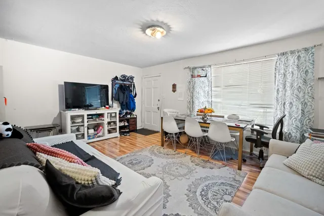 $2,950,000 | 2066 Sterling Avenue, Menlo Park, CA 94025