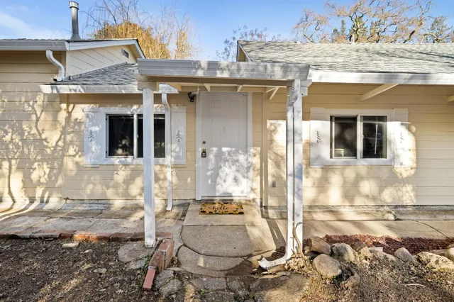 $2,950,000 | 2066 Sterling Avenue, Menlo Park, CA 94025