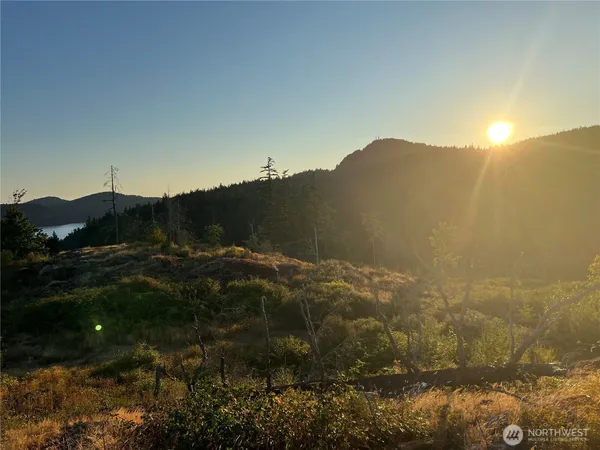 $789,000 | 7006 State Rte 20, Anacortes, WA 98221
