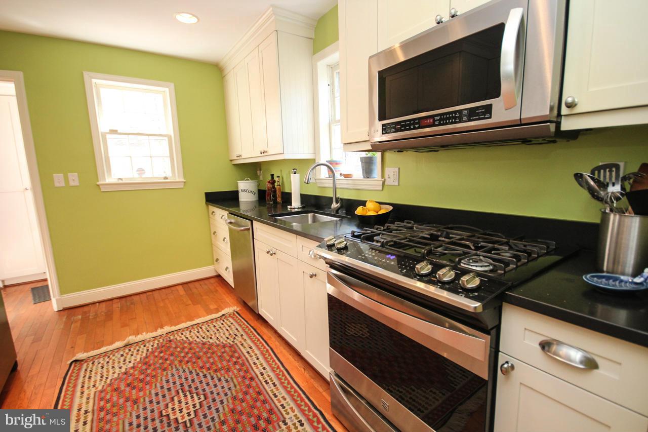8904 Walden Road Silver Spring, MD 20901 - Photo 13 of 29 Kitchen