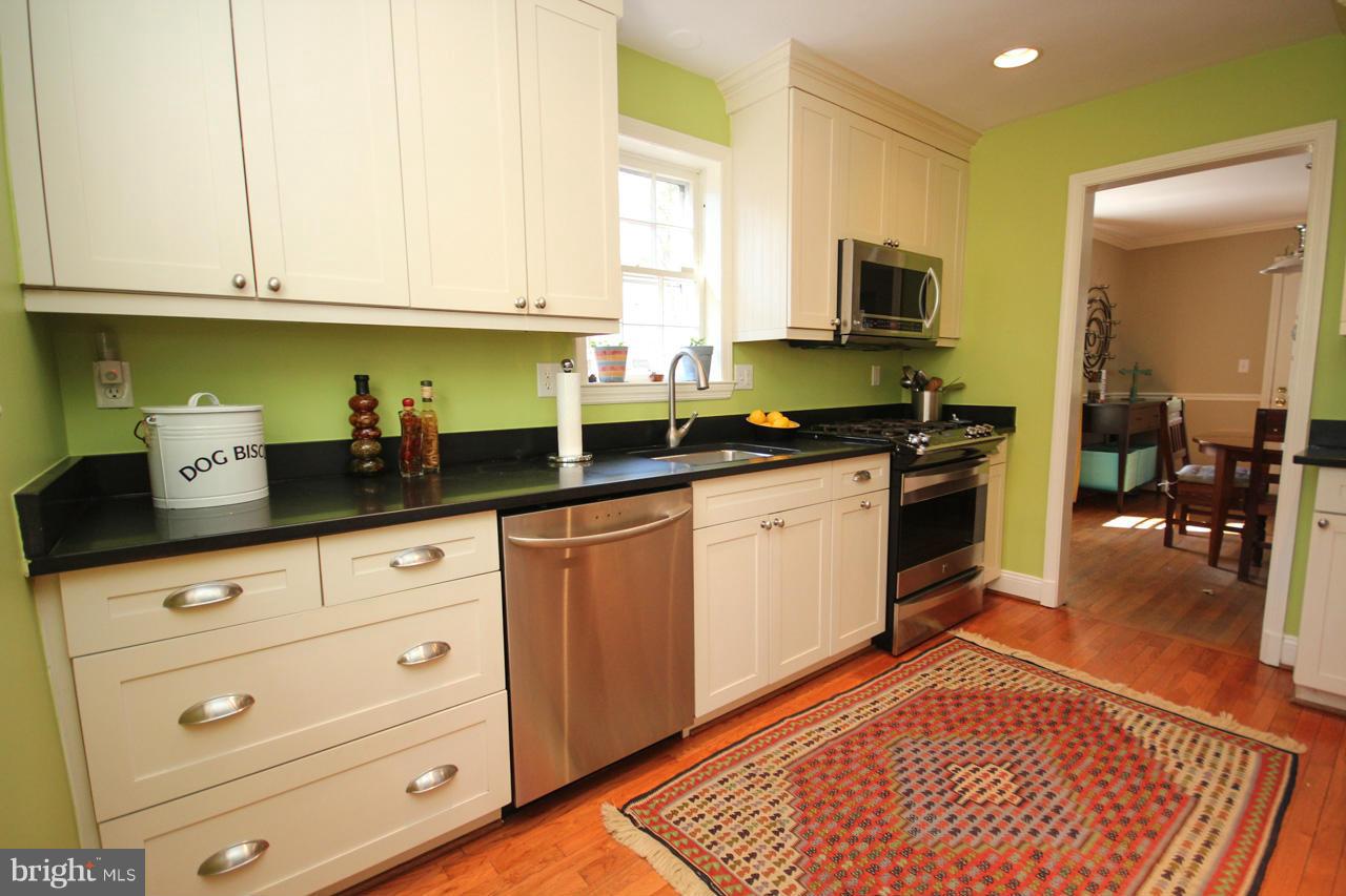 8904 Walden Road Silver Spring, MD 20901 - Photo 14 of 29 Kitchen