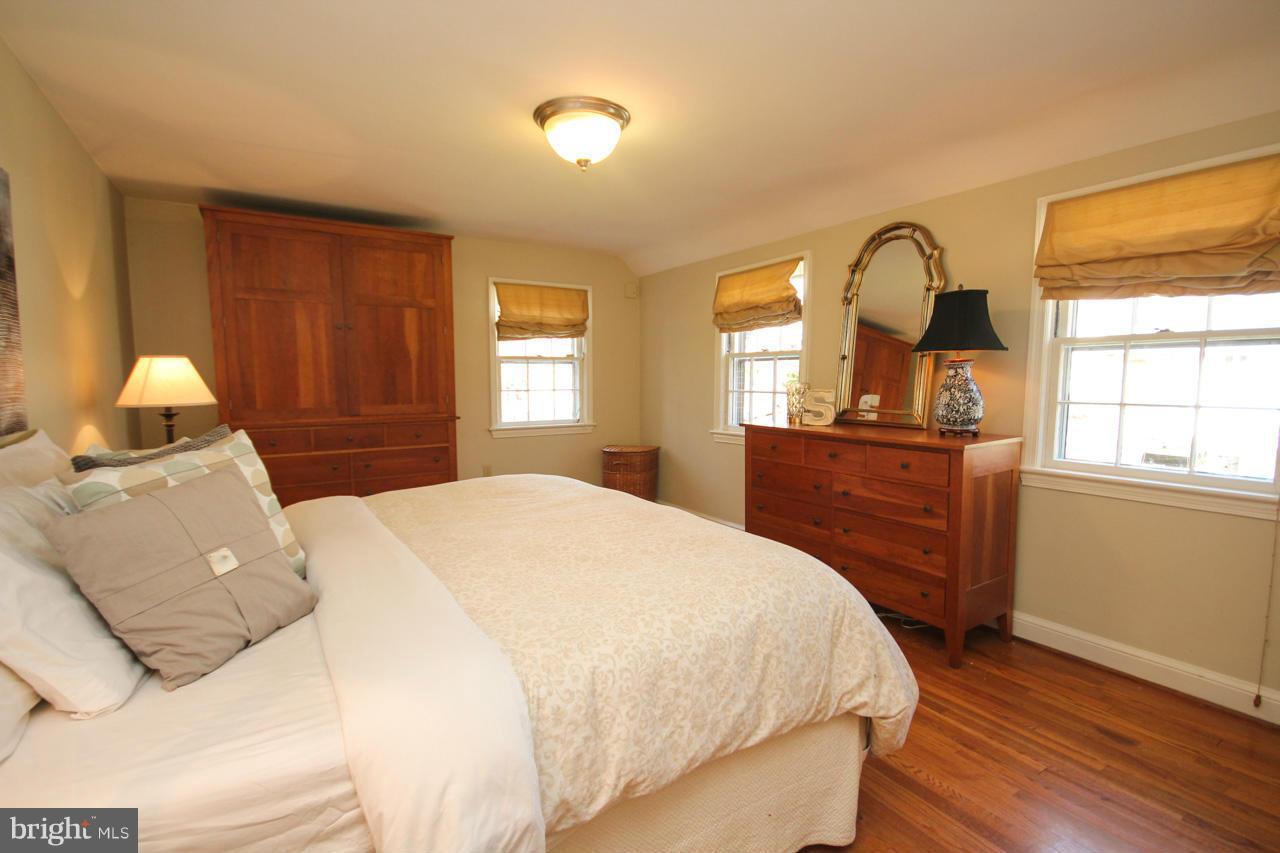 8904 Walden Road Silver Spring, MD 20901 - Photo 16 of 29 Bath (Master)