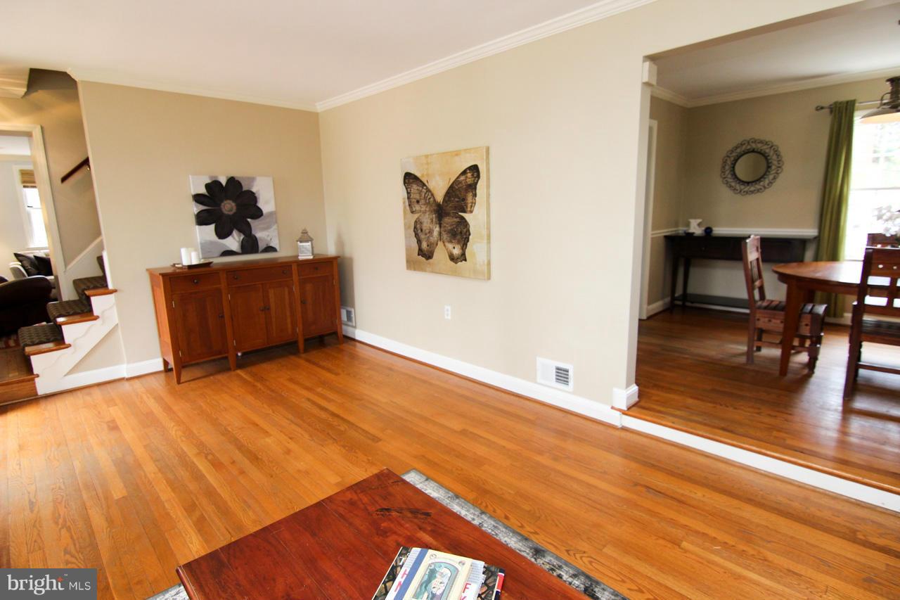 8904 Walden Road Silver Spring, MD 20901 - Photo 6 of 29 Living Room
