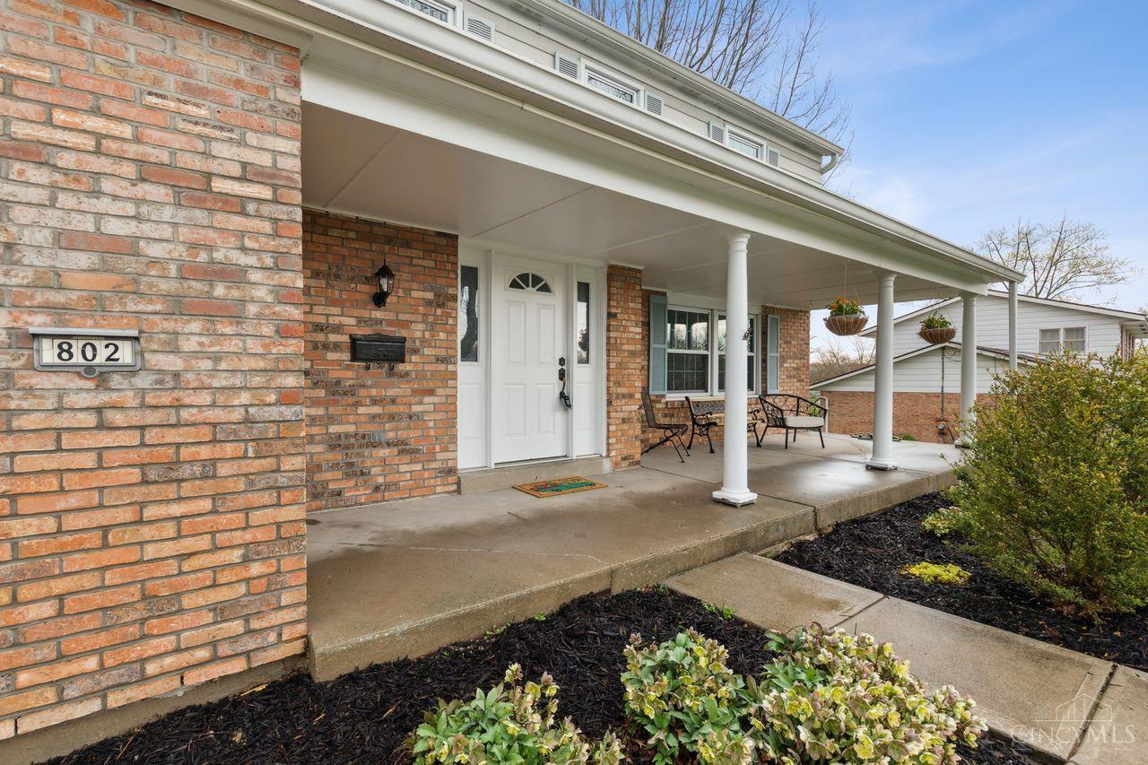 802 Yorkhaven Road Springdale, OH 45240 - Photo 2 of 37