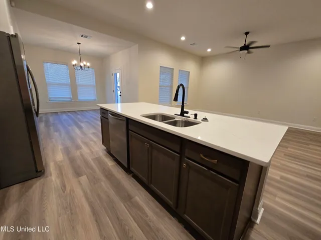 $2,100 | 18020 Evergreen Drive, Gulfport, MS 39503