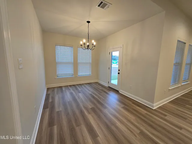 $2,100 | 18020 Evergreen Drive, Gulfport, MS 39503