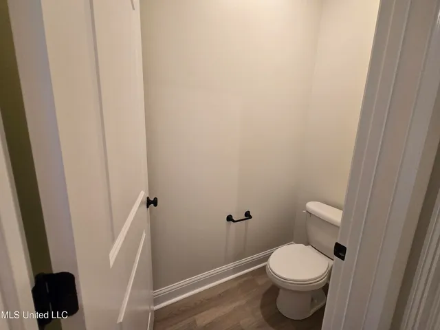 $2,100 | 18020 Evergreen Drive, Gulfport, MS 39503