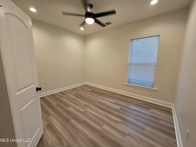 $2,100 | 18020 Evergreen Drive, Gulfport, MS 39503