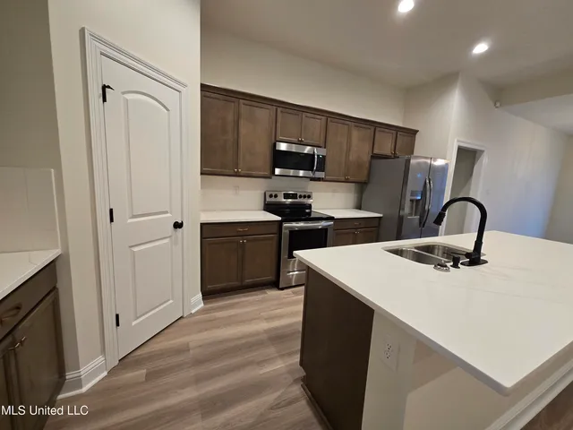 $2,100 | 18020 Evergreen Drive, Gulfport, MS 39503