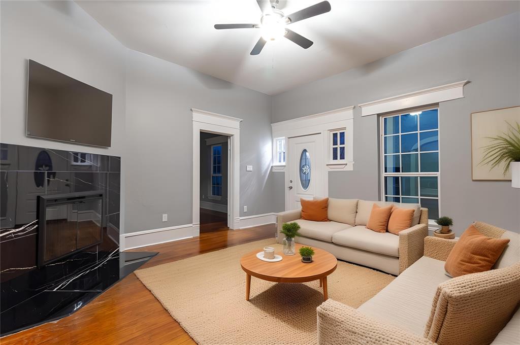 324 East Pace Street Frost, TX 76641 - Photo 2 of 40