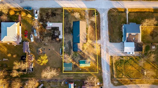 $250,000 | 324 East Pace Street, Frost, TX 76641