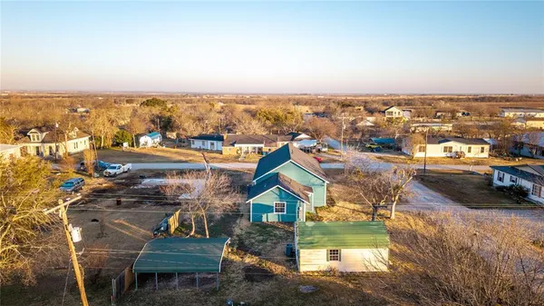 $250,000 | 324 East Pace Street, Frost, TX 76641