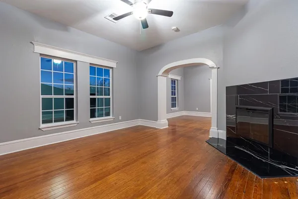 $250,000 | 324 East Pace Street, Frost, TX 76641