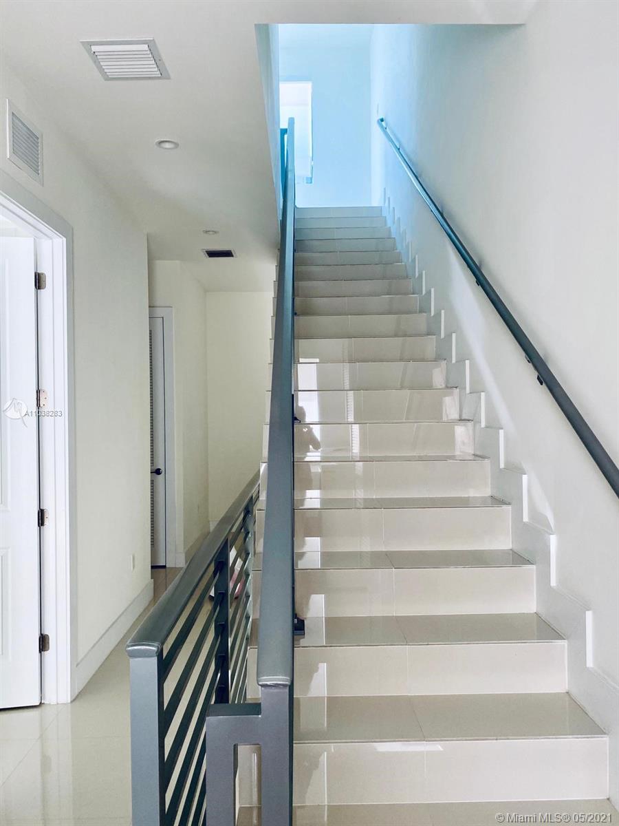 3318 Day Avenue, Unit 2 Miami, FL 33133 - Photo 21 of 29 a view of entryway