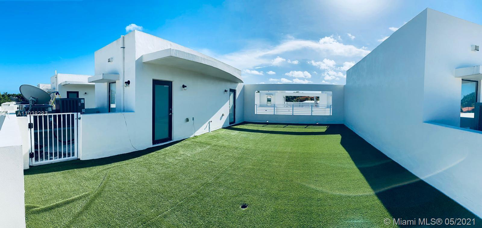 3318 Day Avenue, Unit 2 Miami, FL 33133 - Photo 25 of 29 a view of an entryway