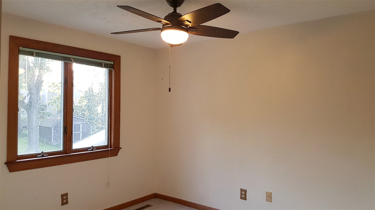 13090 Torrey Road Fenton, MI 48430 - Photo 23 of 52 31389308-28.JPG