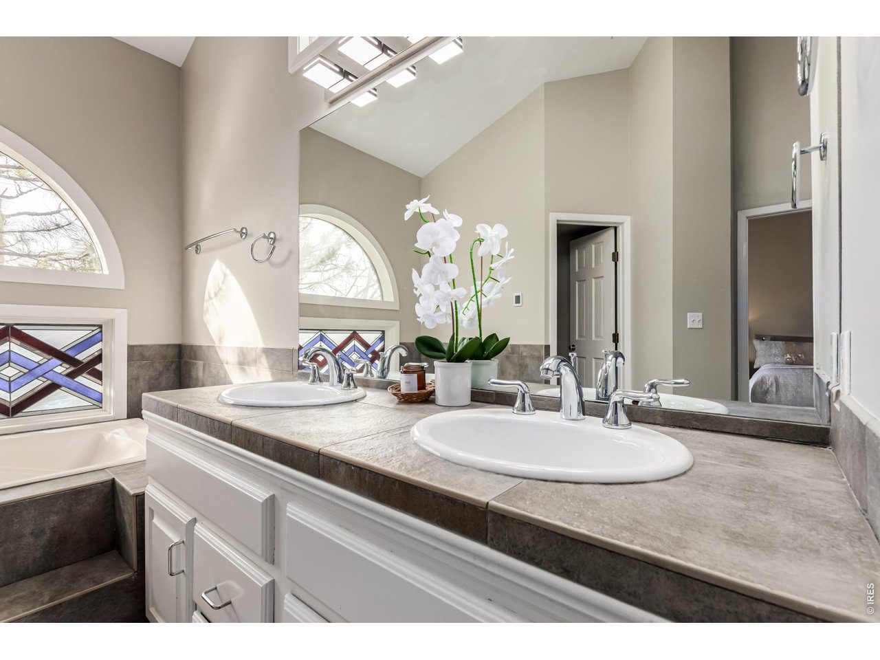 345 Harrison Street Denver, CO 80206 - Photo 20 of 35 Primary Bath