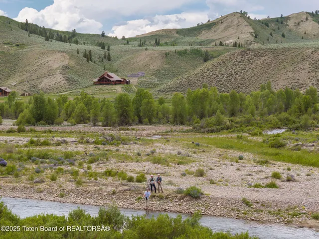 $8,900,000 | 27820 Elk Track Ranch Road, Jackson, WY 83001