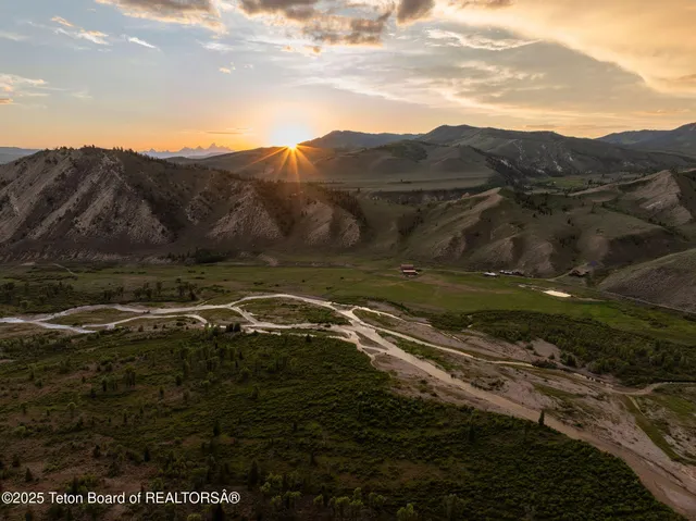$8,900,000 | 27820 Elk Track Ranch Road, Jackson, WY 83001