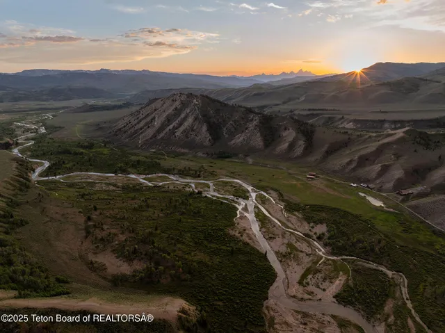 $8,900,000 | 27820 Elk Track Ranch Road, Jackson, WY 83001
