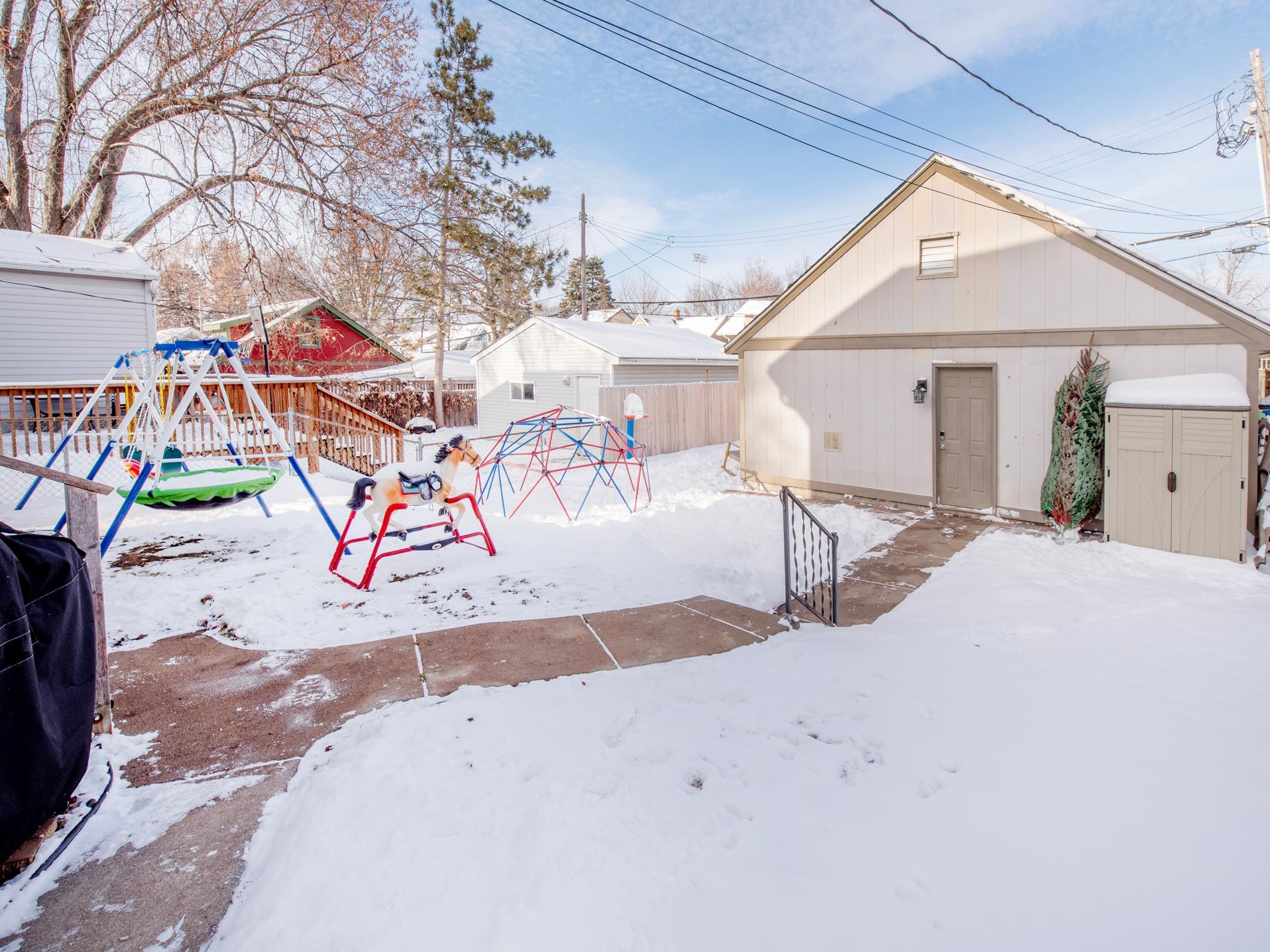 1591 Berkeley Avenue St. Paul, MN 55105 - Photo 11 of 40