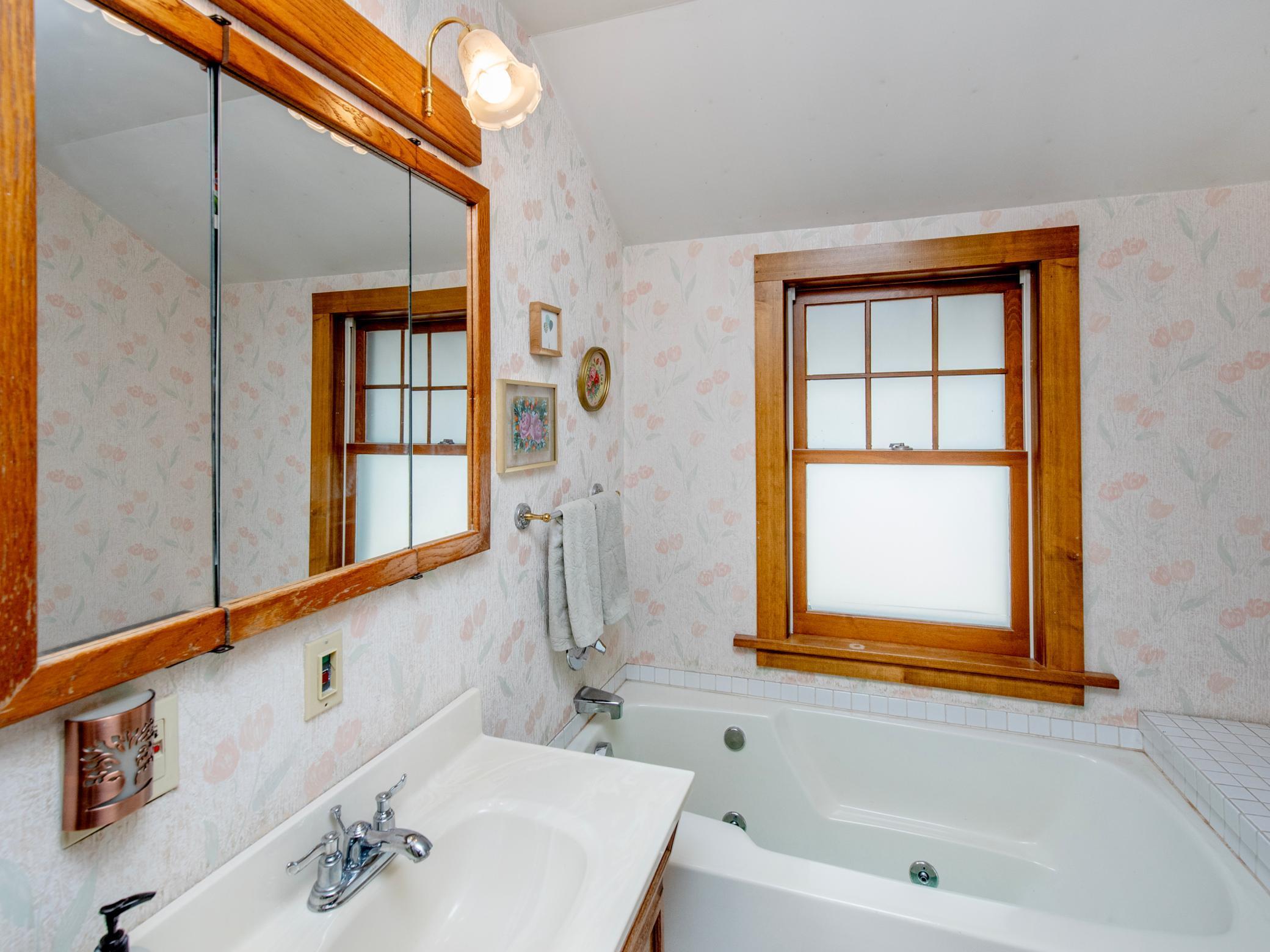 1591 Berkeley Avenue St. Paul, MN 55105 - Photo 22 of 40