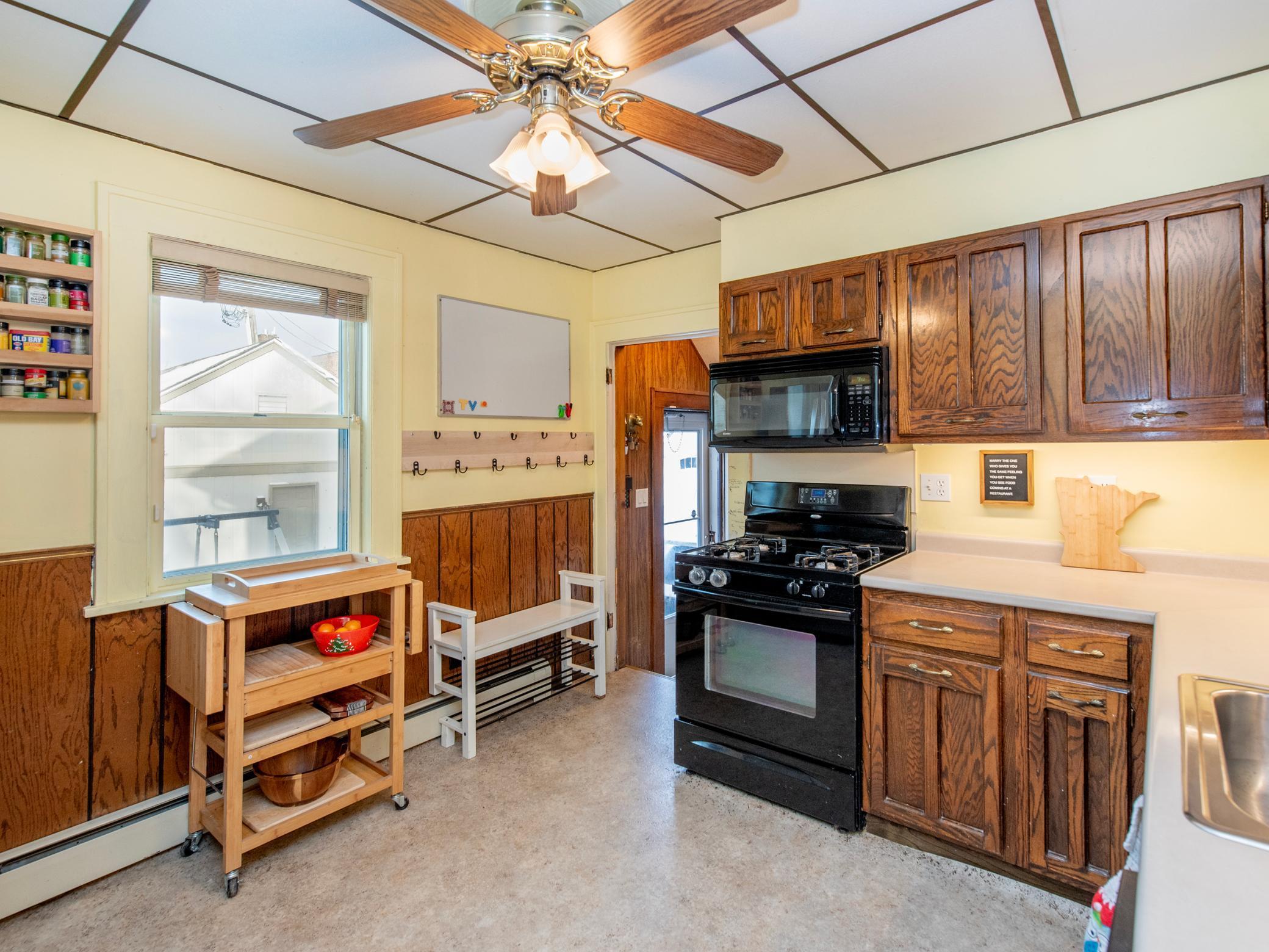 1591 Berkeley Avenue St. Paul, MN 55105 - Photo 37 of 40