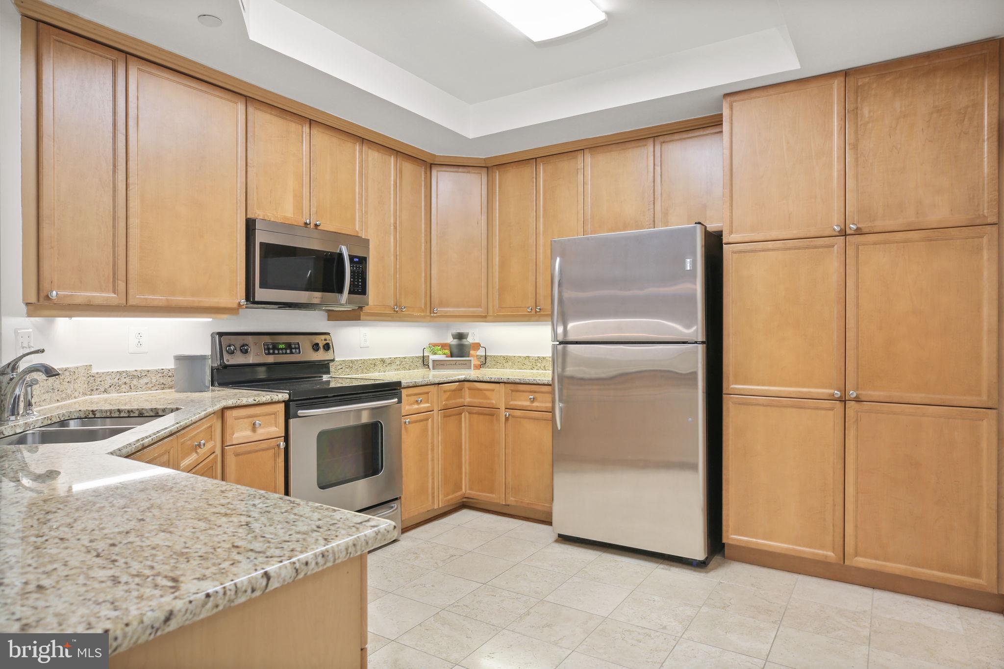 485 Harbor Side Street, Unit 405 Woodbridge, VA 22191 - Photo 11 of 49