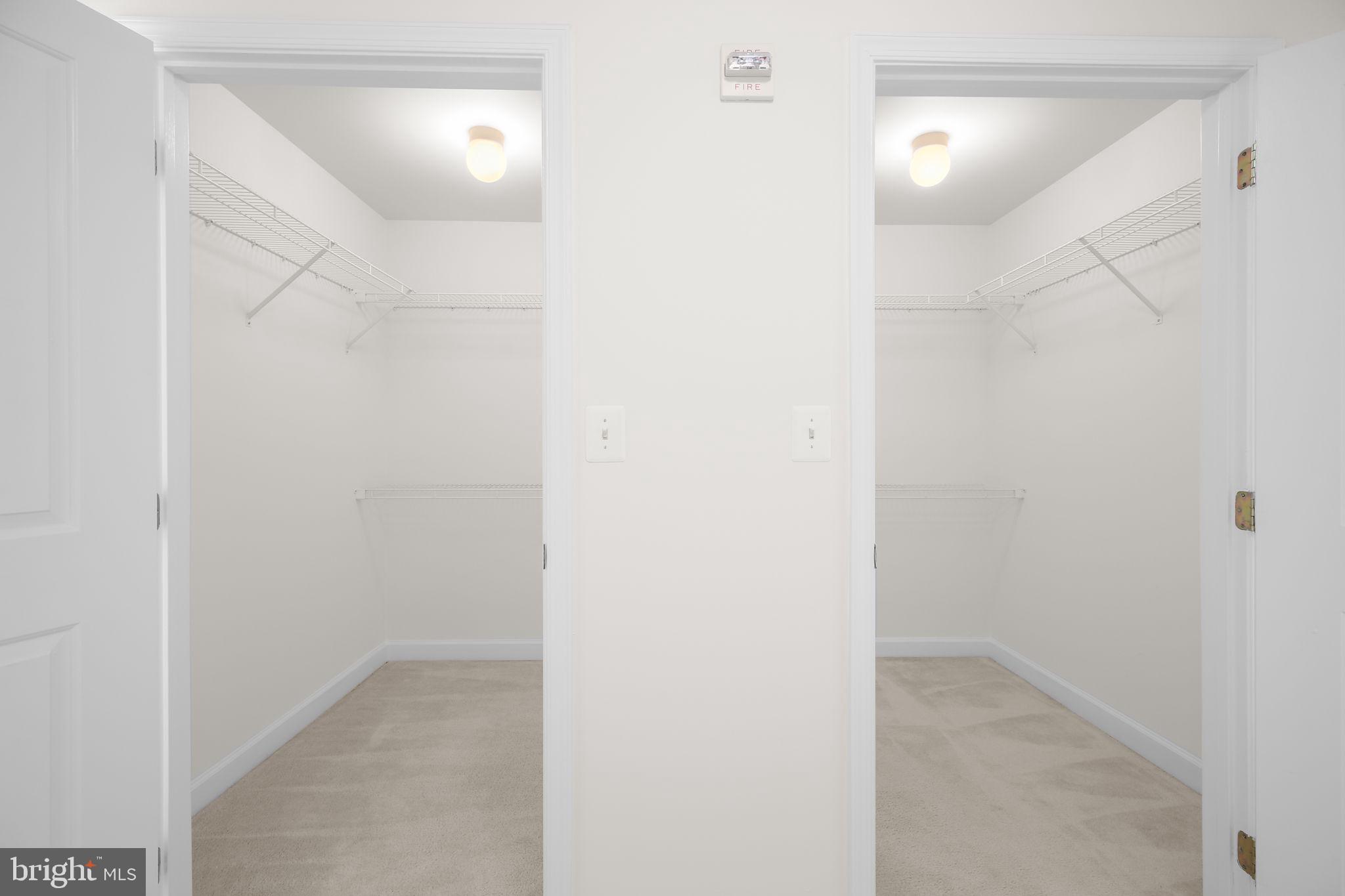 485 Harbor Side Street, Unit 405 Woodbridge, VA 22191 - Photo 20 of 49 Primary Walk In Closet