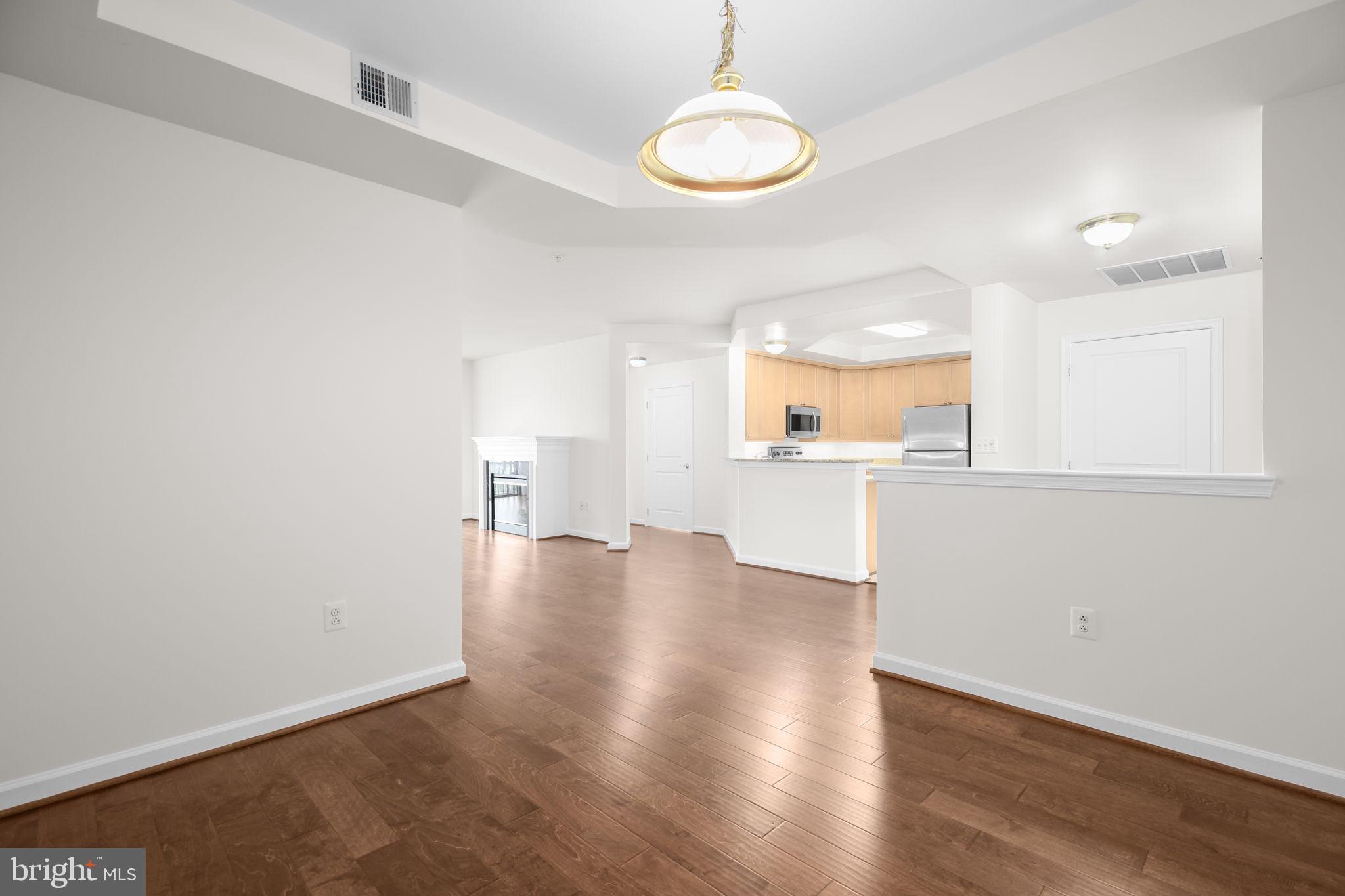 485 Harbor Side Street, Unit 405 Woodbridge, VA 22191 - Photo 10 of 49