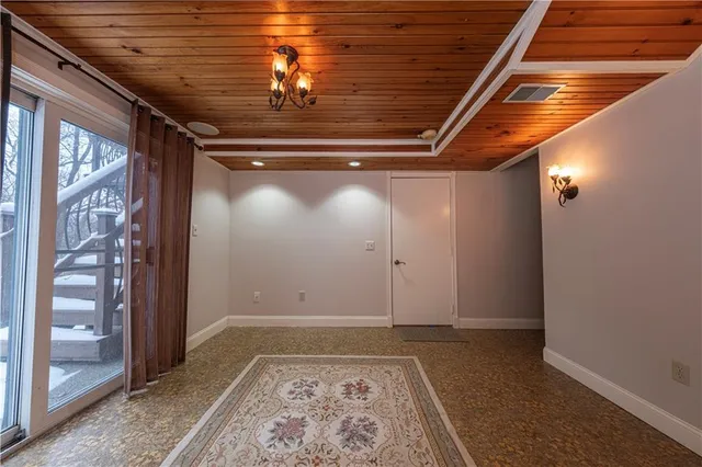 $465,000 | 403 St James Court, Cranberry Township, PA 16066