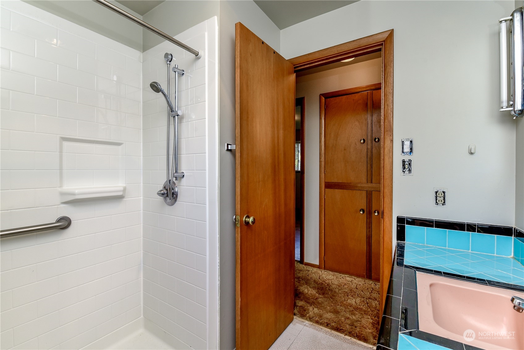 272 Hinkleman Road Buckley, WA 98321 - Photo 23 of 37 a view of bathroom with a shower and a sink