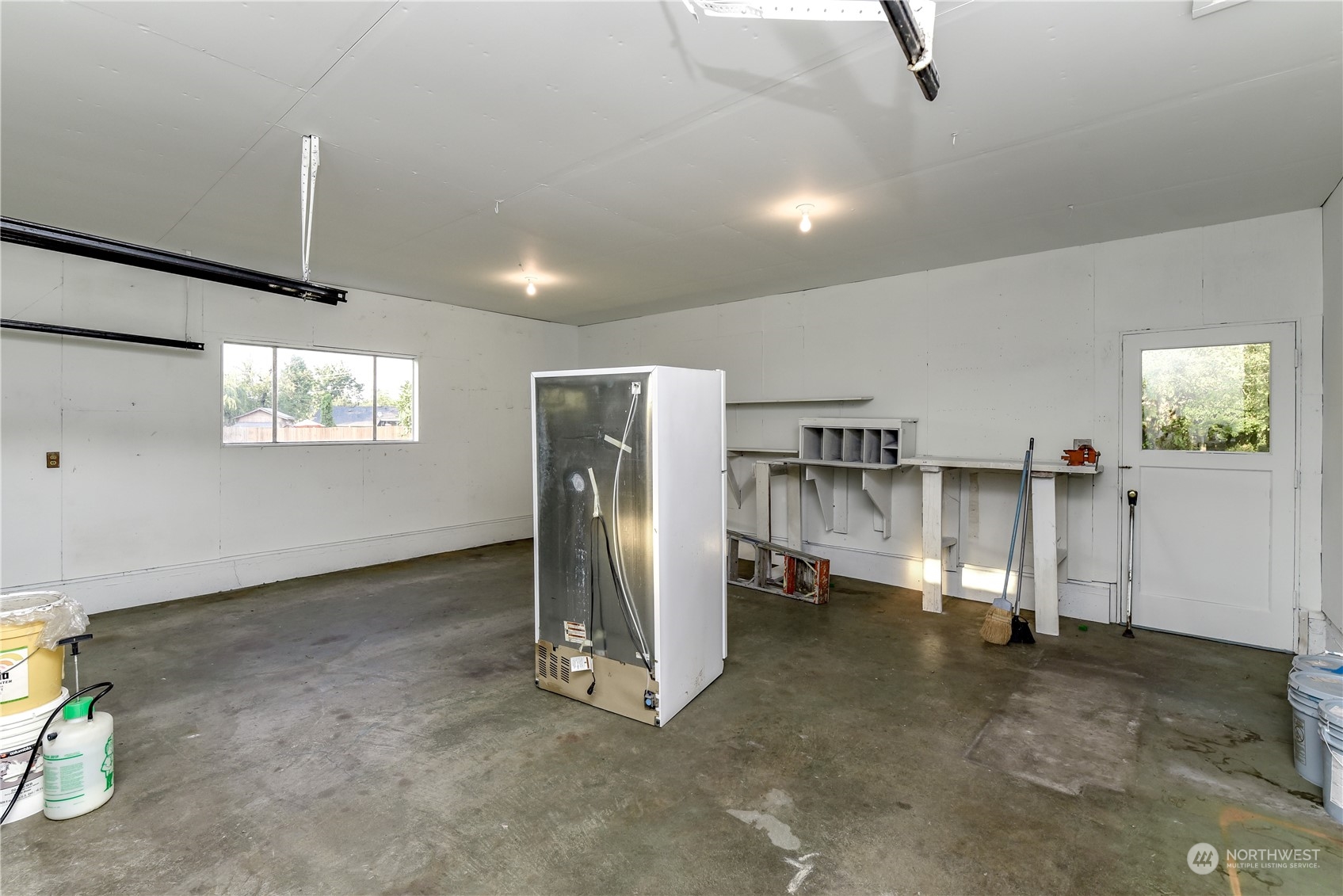 272 Hinkleman Road Buckley, WA 98321 - Photo 29 of 37 a view of a livingroom with furniture and a window
