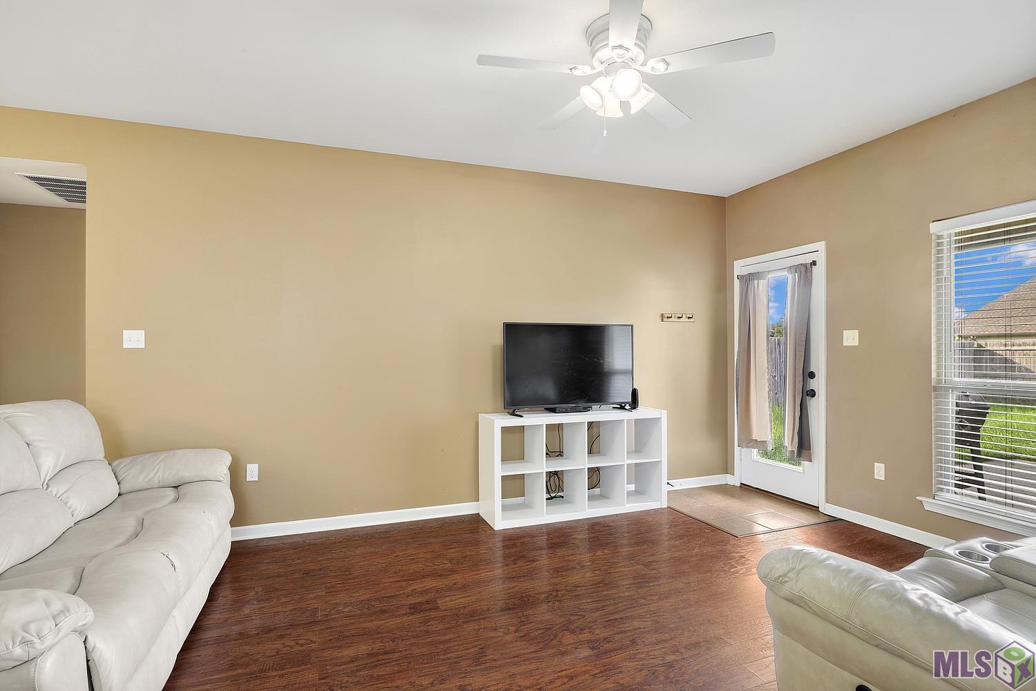 9401 Lockhart Road Denham Springs, LA 70726 - Photo 3 of 14 Gallery Image 3