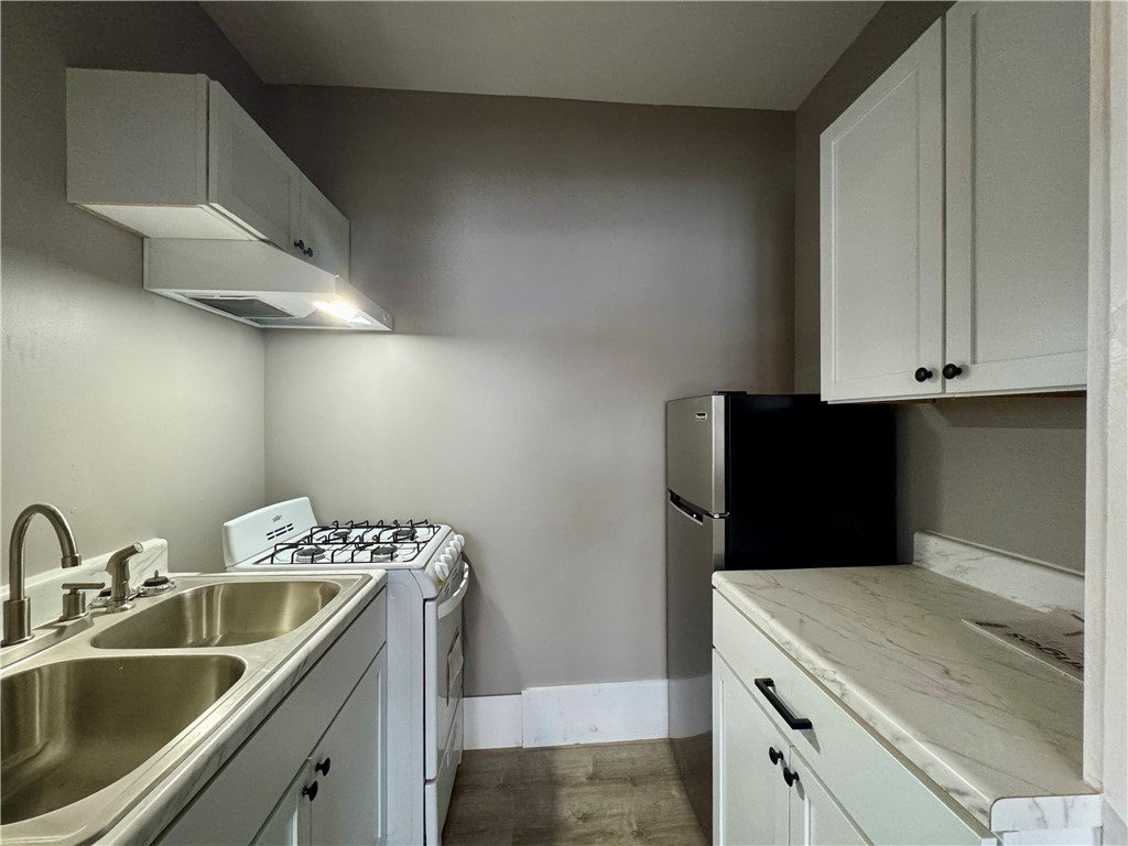 2042 Dewey Avenue, Unit 4 Rochester, NY 14615 - Photo 2 of 5