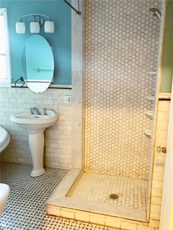 60 Summit Street Pawtucket, RI 02860 - Photo 13 of 31 Gallery Image 13