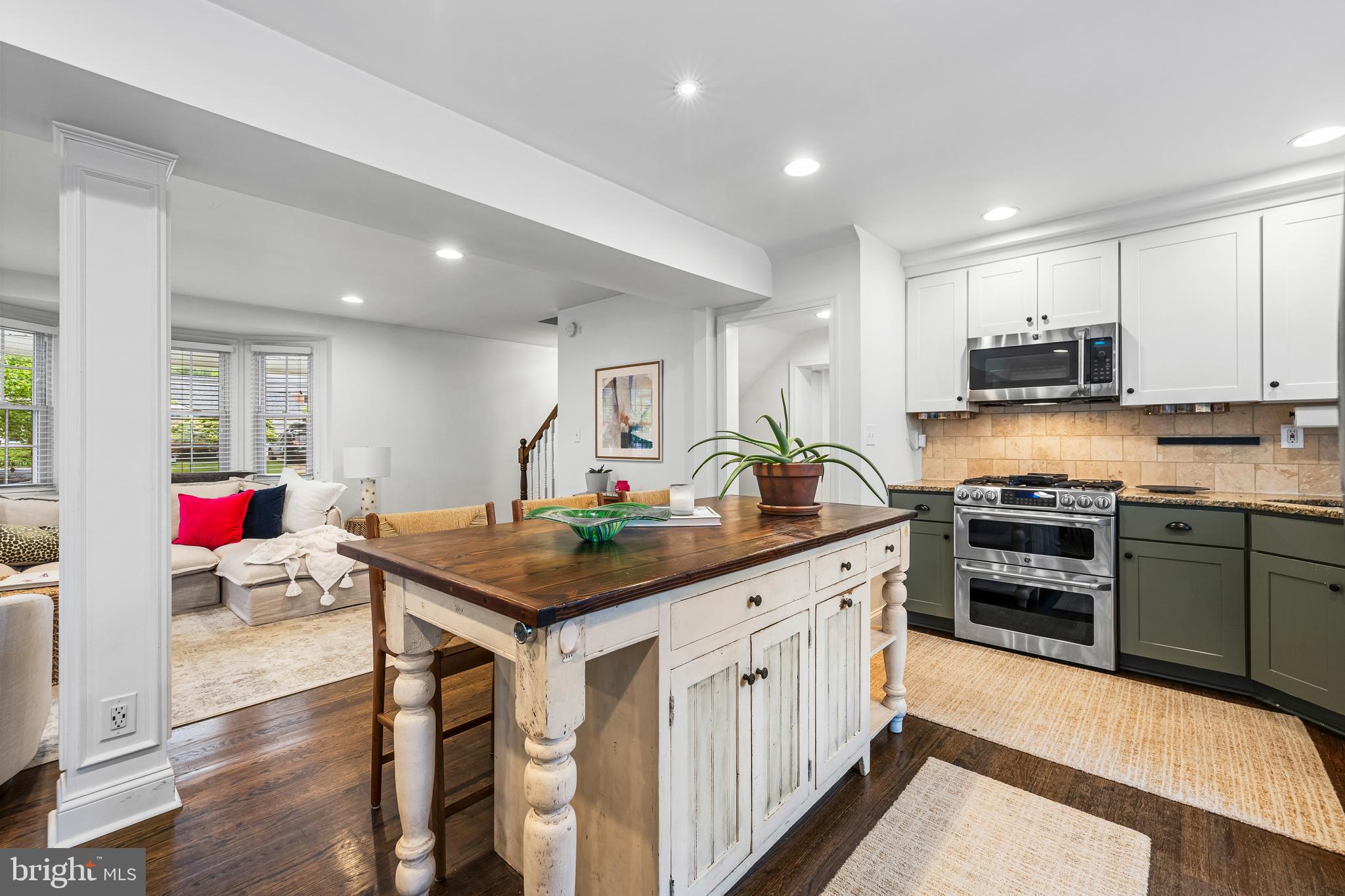 627 Piccadilly Road Towson, MD 21204 - Photo 12 of 45 Kitchen