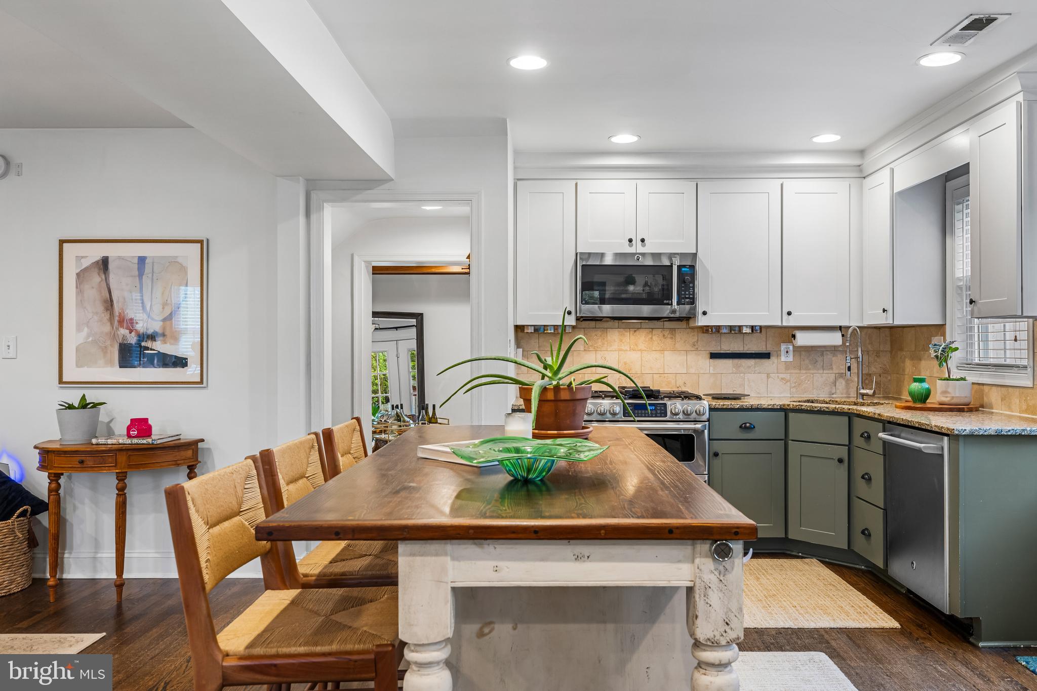 627 Piccadilly Road Towson, MD 21204 - Photo 13 of 45 Kitchen