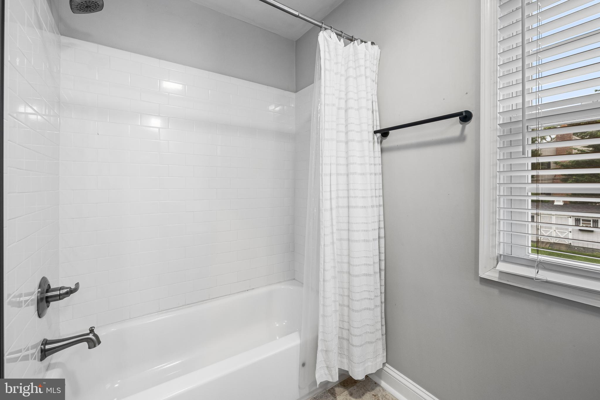 627 Piccadilly Road Towson, MD 21204 - Photo 30 of 45 Hall Bath