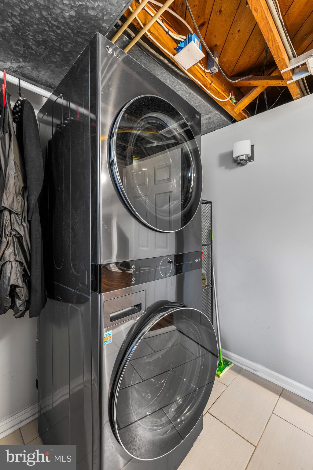 627 Piccadilly Road Towson, MD 21204 - Photo 35 of 45 Laundry Room
